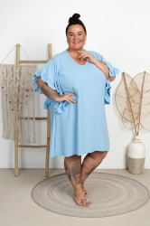 Sukienka z falbaniastym rękawem KONSTANSA błękitna Plus Size 50/56