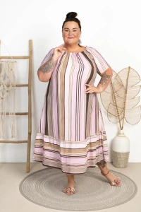 Sukienka Maxi w Paski DEBBI pudrowa Plus Size 46/52
