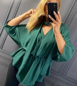 Bluzka z kopertowym dekoltem MISTRESS butelkowa zieleń Plus Size 44/50