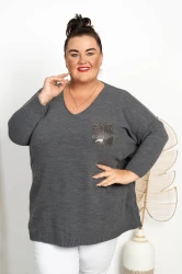 Sweterek z Cekinową Kieszonką KUBANA grafit Plus Size 46/52 