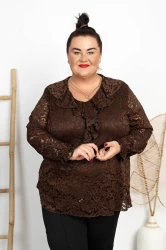 Koronkowa Bluzka z żabotem ADEL czekoladowa Plus Size 48/56
