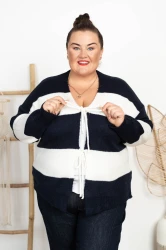 Sweterek wiązany LENO Pasy granat-białe Plus Size 44/52