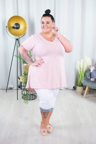 T-shirt trapezowy z długim tyłem MIRANDA pudrowy Plus Size 44/52