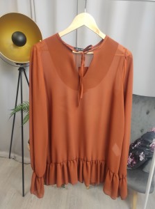 Szyfonowa Bluzka z falbanką VOGA brąz Plus Size 38/40