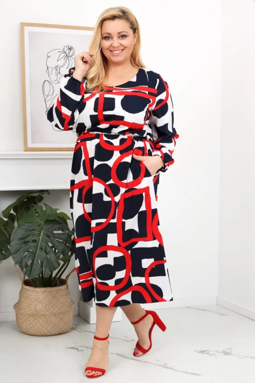 Sukienka za kolano BETANY czerwone wzory geometryczne Plus Size 44 46 48 50 52