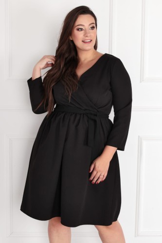 Sukienka wizytowa fason literka A kopertowy dekolt czarna Plus Size 44 46 48 50 52