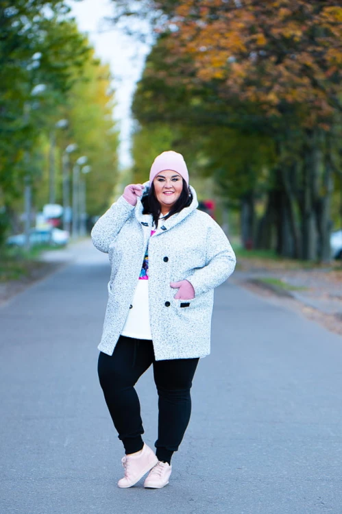 Płaszcz Oversize z Bukli z kapturem Pieprz i Sól Plus Size 44-56