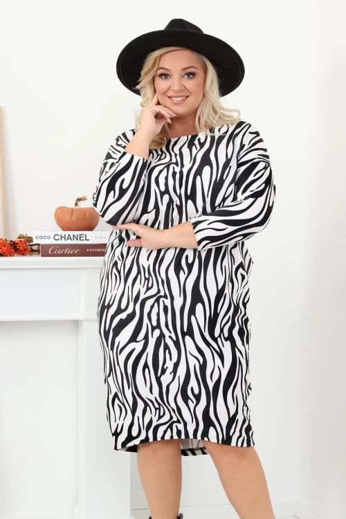 Sukienka Tuba TAISA biała wzór zebra Plus Size 46/50