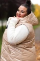Bezrękawnik lakierowany DONA perłowy beż Plus Size 48-56