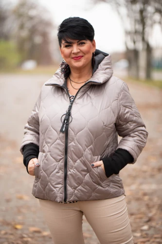 Krótka Kurtka pikowana NAZAR fango Plus Size 44-50