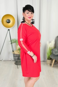 Sukienka ze zdobionym rękawami KRISTINA czerwona Plus Size 46/50