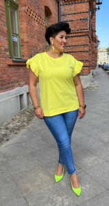 T-shirt z falbankami LADY żółta Plus Size 42-52