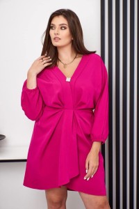 Sukienka z broszką KATRIN fuksja Plus Size 46-50