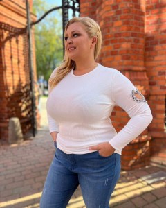 Bluzka prążek Serce ELA biała Plus Size 50-56