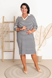 Sukienka sweterkowa DOT biało-granatowa Plus Size 44/48