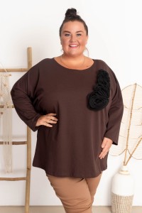 Bluza z kotylionem SELINA czekoladowa Plus Size 48-58