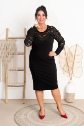 Sukienka prążek z koronką NEGRO czarna Plus Size 44/48