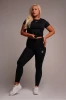czarny-komplet-sportowy-bluzka-z-krotkim-rekawem-legginsy-alvyn-ii.webp