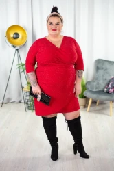Kopertowa Sukienka ze srebrną nitką LUCKY czerwona Plus Size 44/52