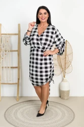 Sukienka z troczkami PARTI krata biała Plus Size 46/52