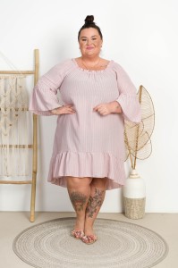 Trapezowa Sukienka z falbaną FLOW pudrowa w paski Plus Size 46/50