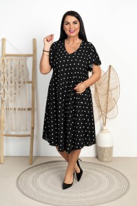 Sukienka trapezowa w kropeczki JUNIS czarna Plus Size 48/54