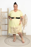Trapezowa Sukienka z falbaną i koronką FRANY bananowa Plus Size 50/56