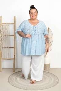Ażurowa Bluzka z kokardkami TRACY błękitna Plus Size 50/58