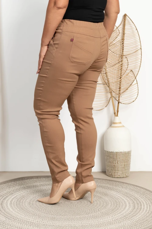 Spodnie w gumkę wysoki stan pudrowy brąz Plus Size 42 44 46 48 50 52 54 56 58 60