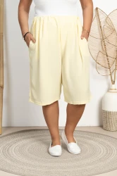 Bermudy z crepy OLO bananowe Plus Size 48/54