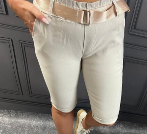 Spodenki z paskiem BENITO beżowe Plus Size 44/48