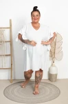 Sukienka z falbaniastym rękawem KONSTANSA biała Plus Size 50/56