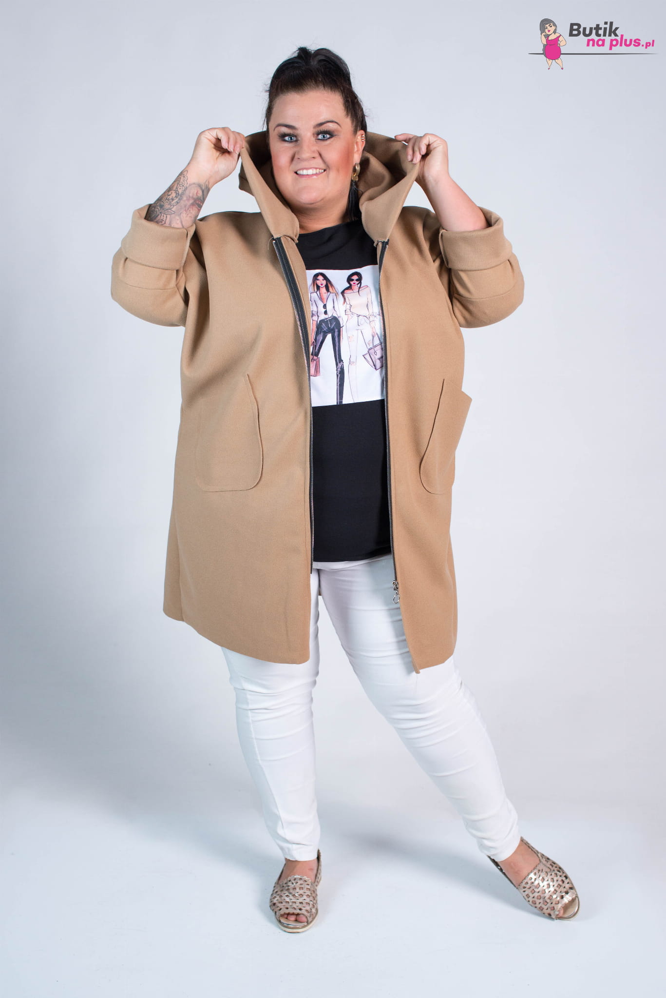 beżowy płaszczyk plus size