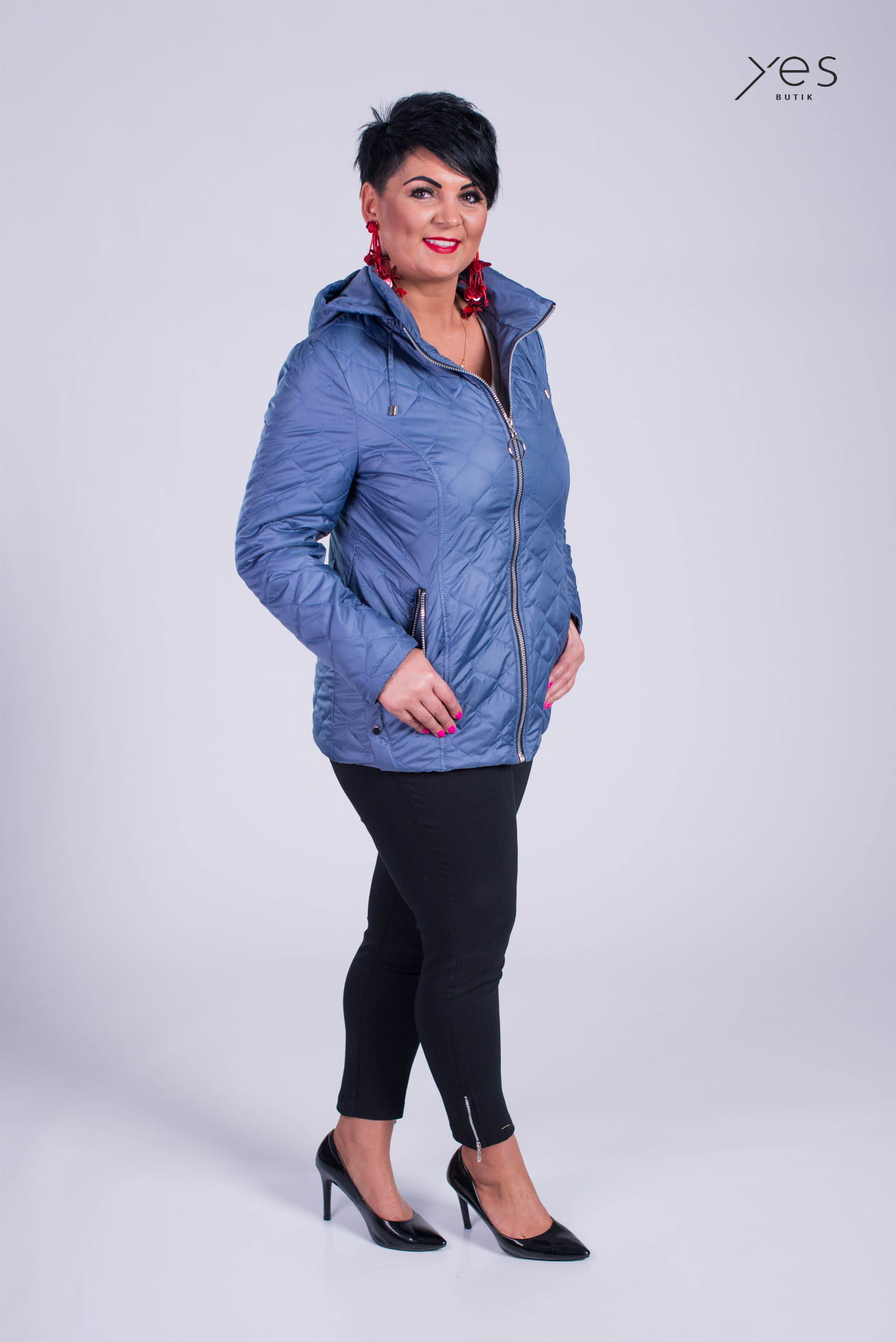 kurtka przejściowa plus size w odcieniu very peri