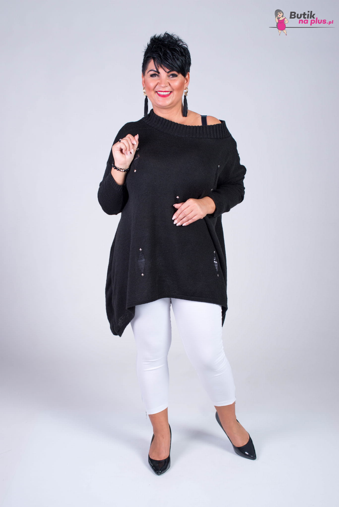 czarny sweter asymetryczny plus size