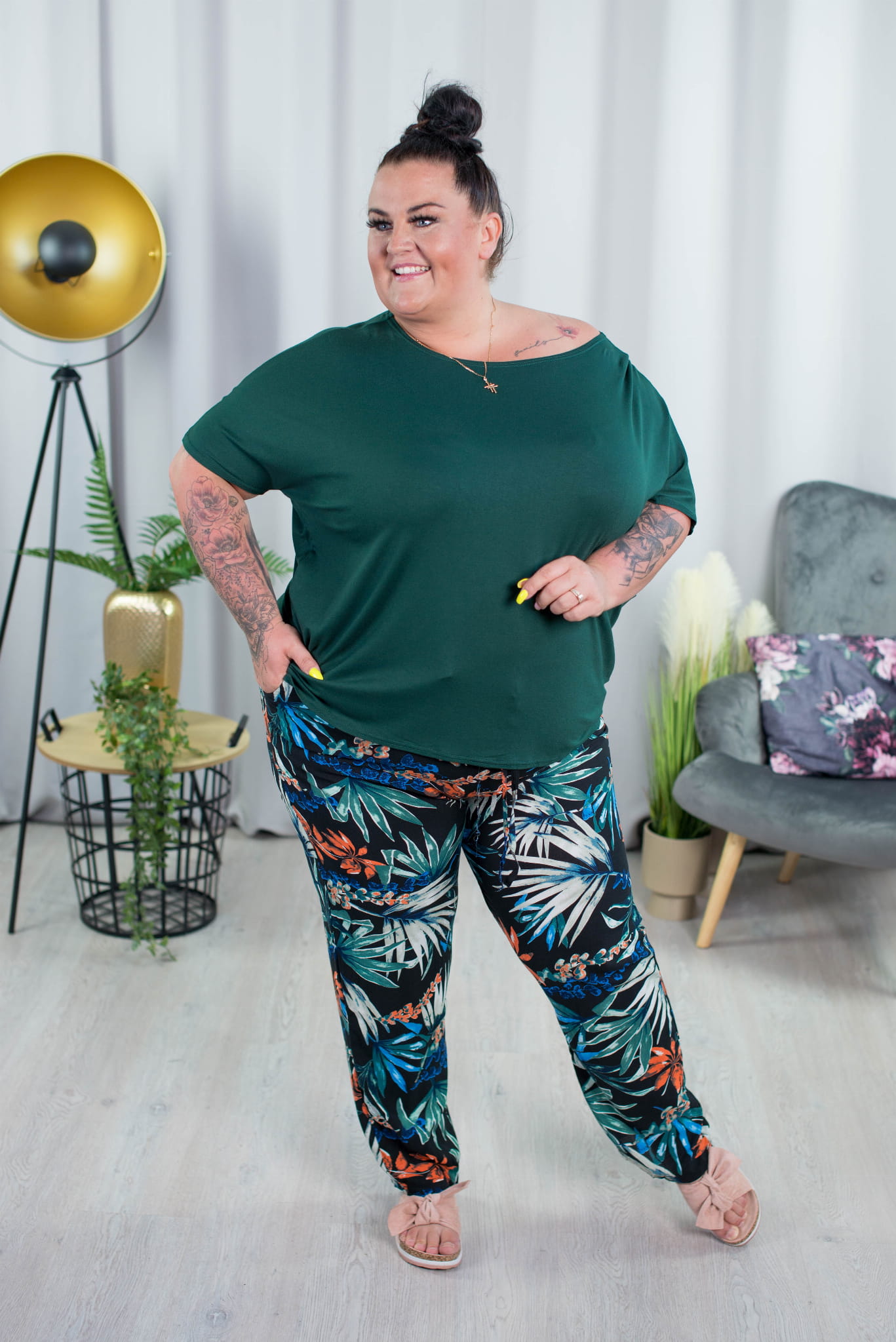 komplet plus size w kolorze butelkowej zieleni